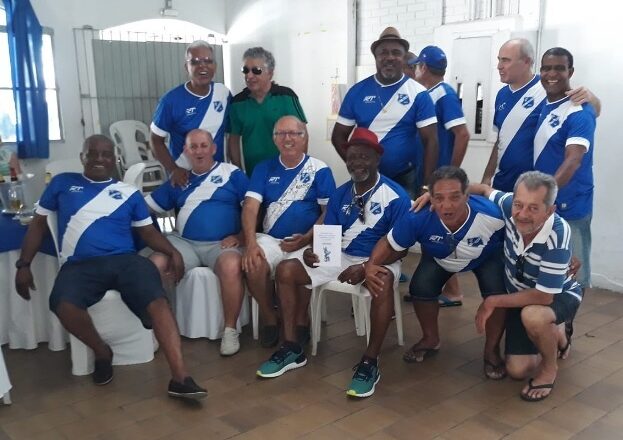 Campeões de dois títulos do Taubaté se confraternizam 1