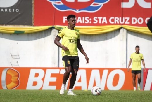 São José confirma chegada de mais um volante 10