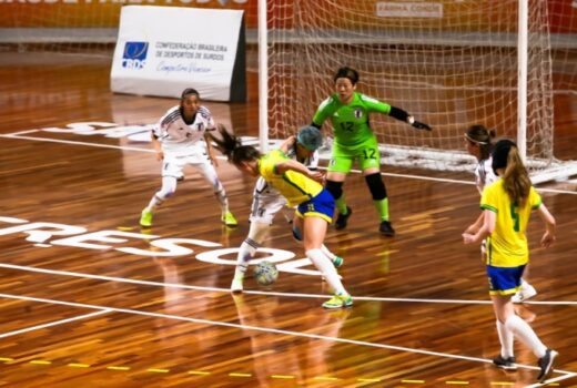 Japão e Irã comemoram título no Mundial em São José 1