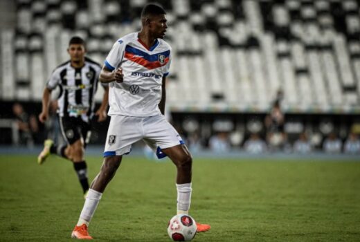 Taubaté anuncia meio-campista na lista de contratados 3