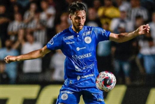 Taubaté anuncia meio-campista de temporadas na A-1 9