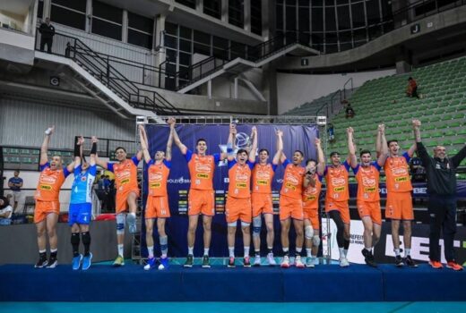 Vôlei joseense campeão vai desfilar com o troféu 8