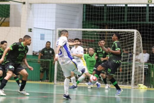 Futsal da região tem um dos times jogando por vaga 11