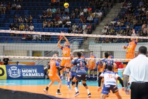Vôlei joseense vence e segue na disputa pela ponta 1
