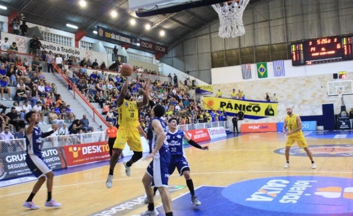 São José Basketball reencontra vitória no NBB 1