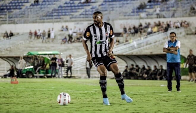 Taubaté anuncia jogador de duas posições da defesa 1