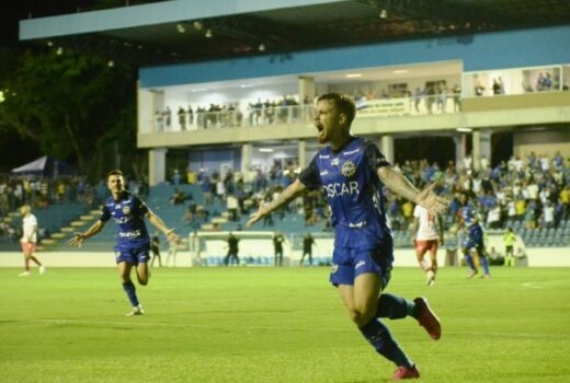 São José volta a jogar fora e quer seguir pontuando 8