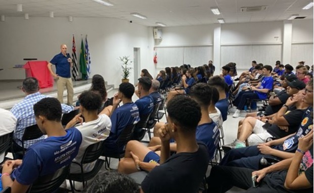 Semana do Basquete teve palestra com ex-seleção 1