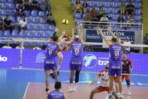 Vôlei joseense fica em terceiro e Cruzeiro leva título 3