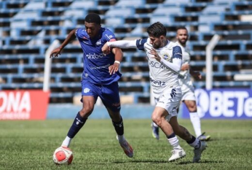 São José vence mais uma e segue líder isolado 1