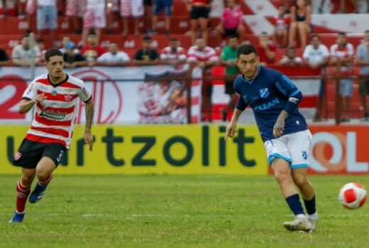 Taubaté conquista vitória expressiva e sobe à terceira 16