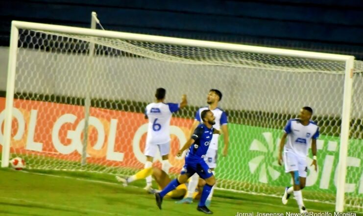 Times da região voltam a vencer e seguem no alto 1