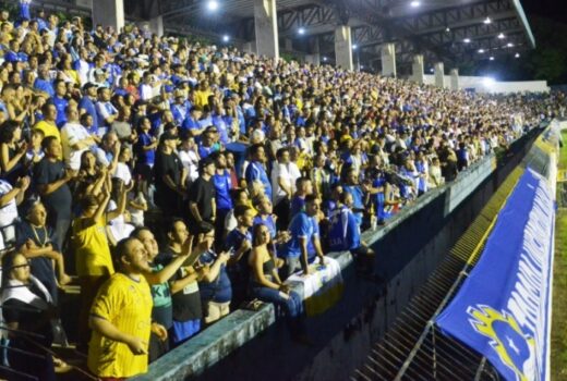 São José vende ingressos para jogo de definição 4