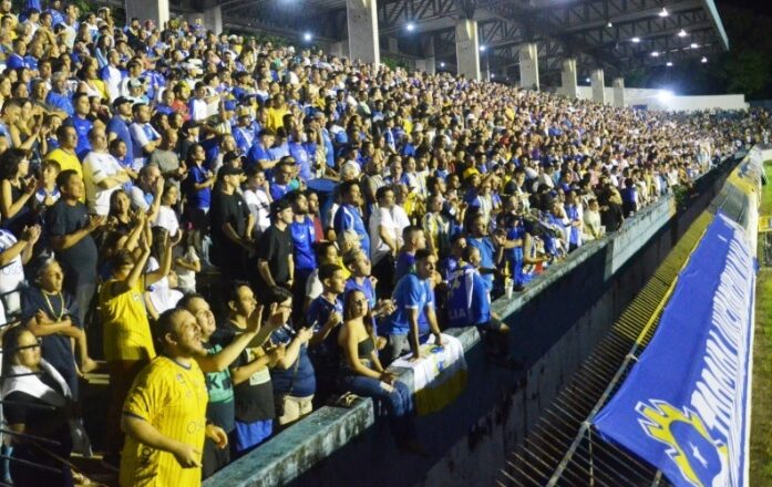 São José vende ingressos para jogo de definição 1