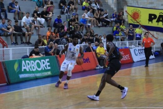 São José Basketball deslancha e vence com centenária 5