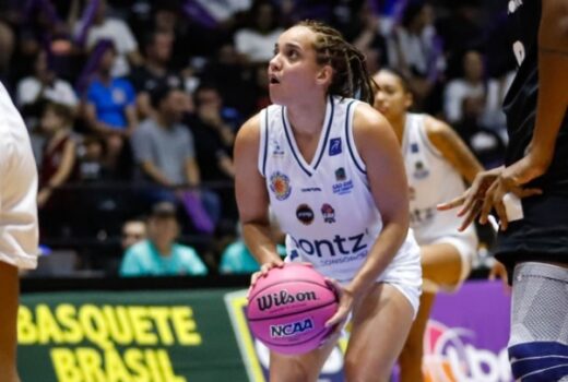 Basquete feminino joseense reaparece com vitória 13