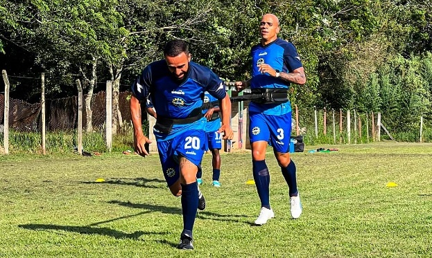 São José reencontra a torcida e defende liderança 1