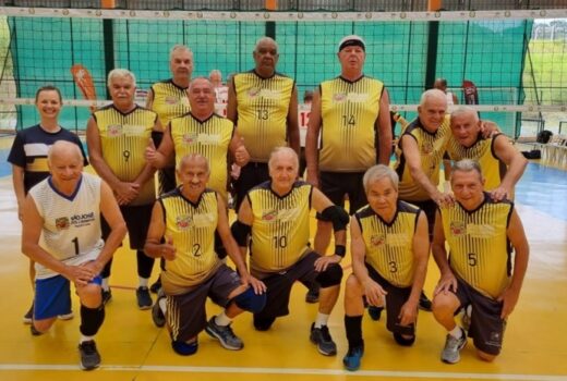 Vôlei adaptado vai para a segunda etapa de torneio 13