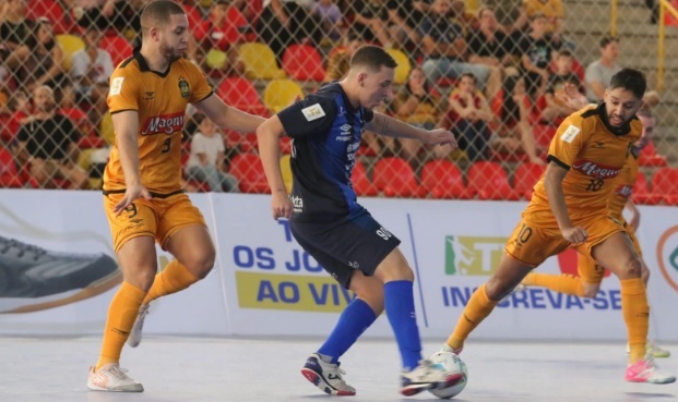 Taubaté Futsal leva goleada na visita ao Sorocaba 1