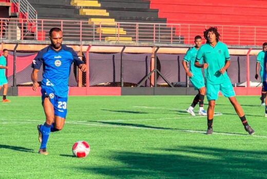 São José fez jogo-treino e emprestou atacante 9