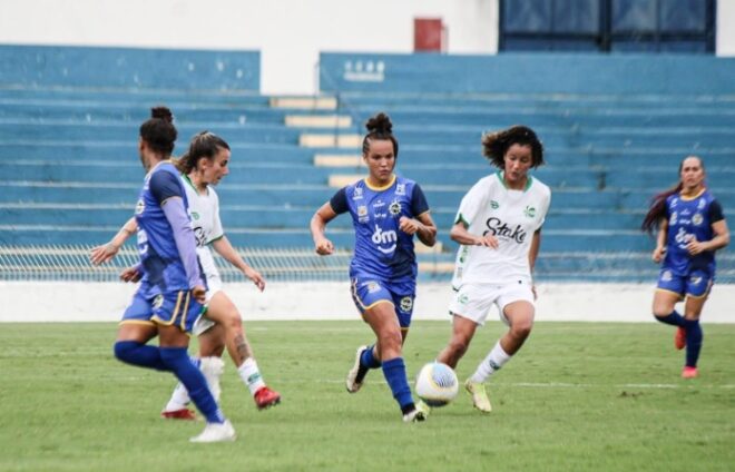 Futebol feminino da região teve estreia dos três times 3