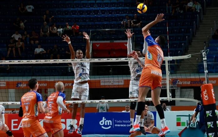 Vôlei joseense começa playoff tropeçando em casa 1