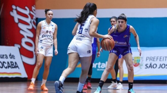 Basquete feminino vence e masculino joga em Franca 1