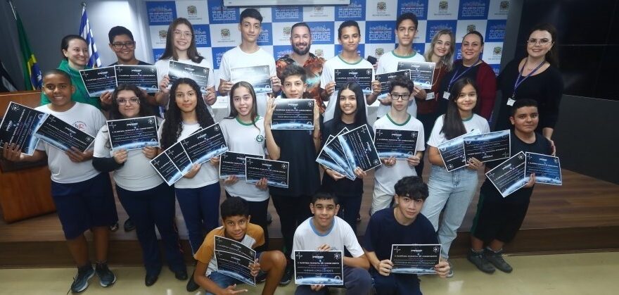 Alunos joseenses recebem renomado ex-ginasta olímpico 1