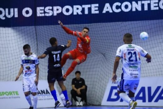 Taubaté Futsal acaba cedendo resultado para o novo líder 8
