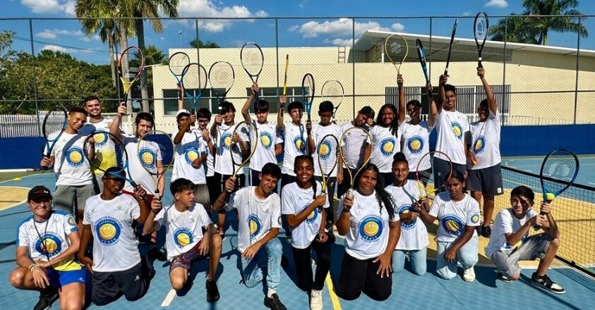 Projeto joseense de tênis comemora aniversário 1