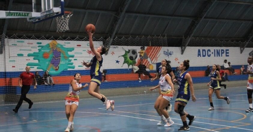 Basquete feminino joseense vira playoff e vai à final 1