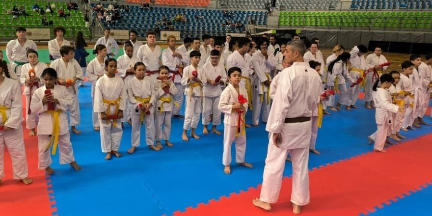 Alunos do karatê joseense trocaram de faixa em evento 1