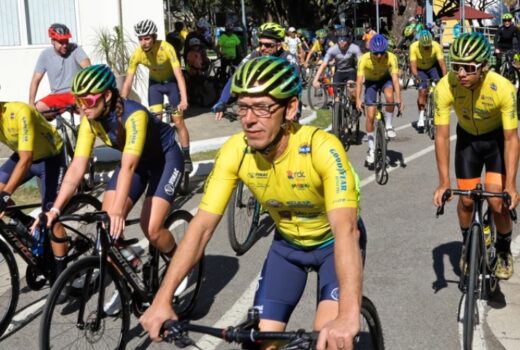Atletas do ciclismo joseense participam de comemoração 13