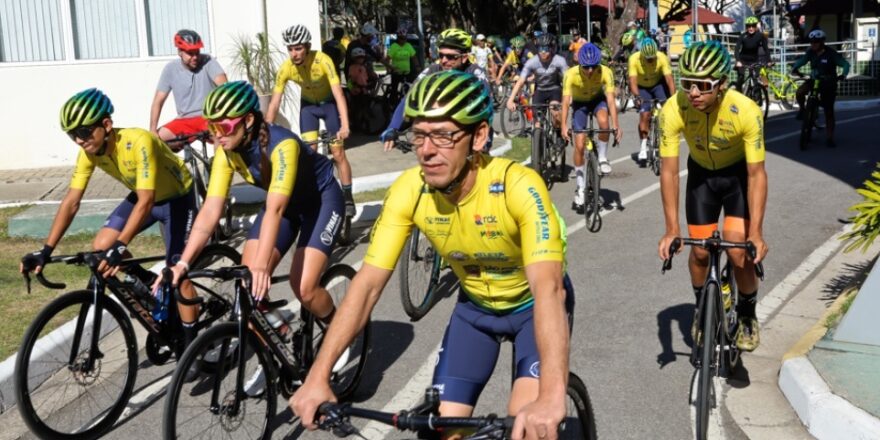 Atletas do ciclismo joseense participam de comemoração 1