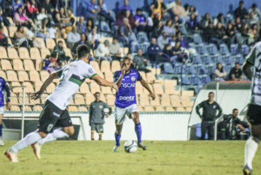 São José encara o desafio de pontuar em Maringá 7