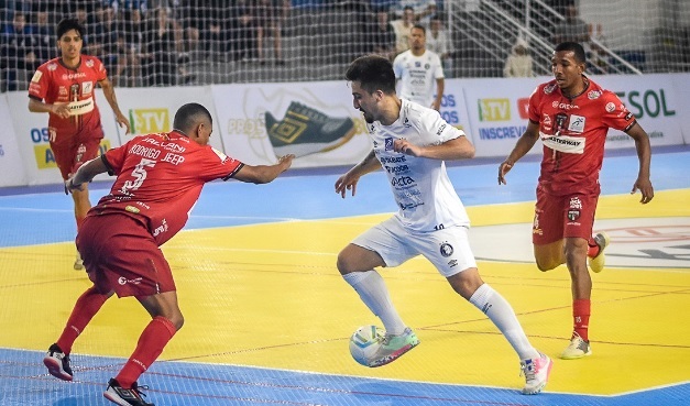 Taubaté Futsal fica no empate marcando no fim 1