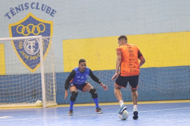 Taubaté Futsal cai e São José defende posição 2