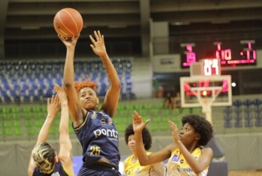 Basquete feminino joseense vence com imposição 11