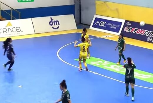 Futsal feminino joseense joga por semifinal da Liga 13