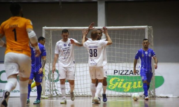 Taubaté Futsal perde na penúltima da Liga 1