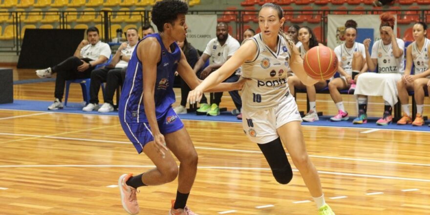 Basquete feminino joseense vence no Teatrão 1