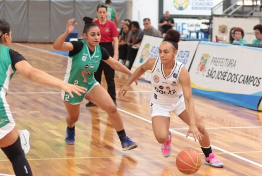 Basquete feminino joseense abre fase com derrota 8