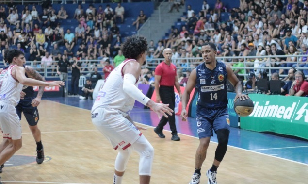 São José Basketball fica sem chances em Franca 1