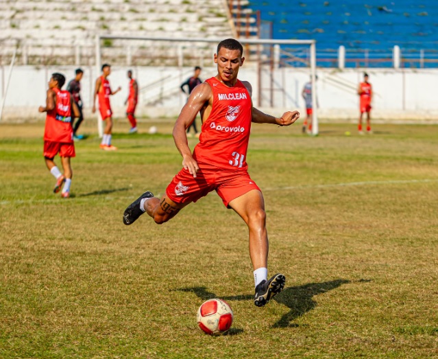 Taubaté e Atlético Guará recebem grupos da Copinha 3