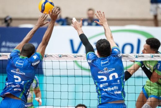 Vôlei São José traz dois pontos de Santa Catarina 7