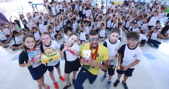 Paratleta de ouro em Paris visita escola joseense 1