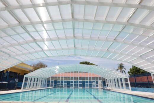 Piscina de cobertura retrátil está quase pronta 9