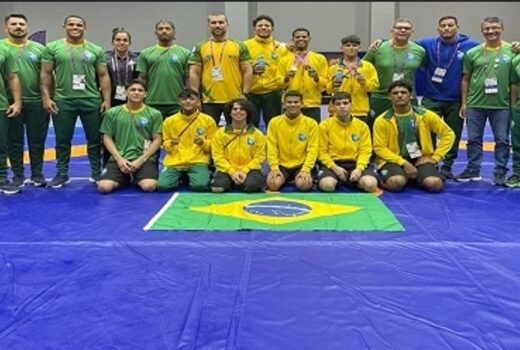 Wrestling brasileiro comemora título mundial 12
