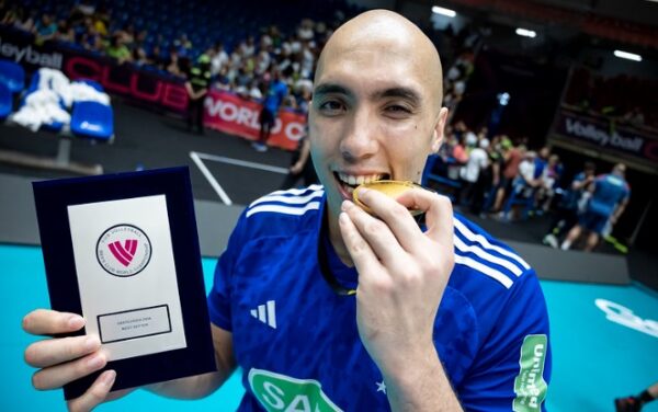 Ex-joseenses conquistam título mundial do vôlei 1