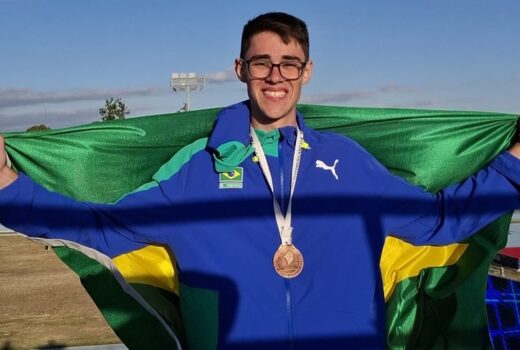 Atleta joseense traz medalha representando o país 6